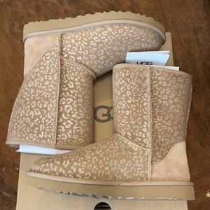 Ugg Snow Leopard and Metallic classic short